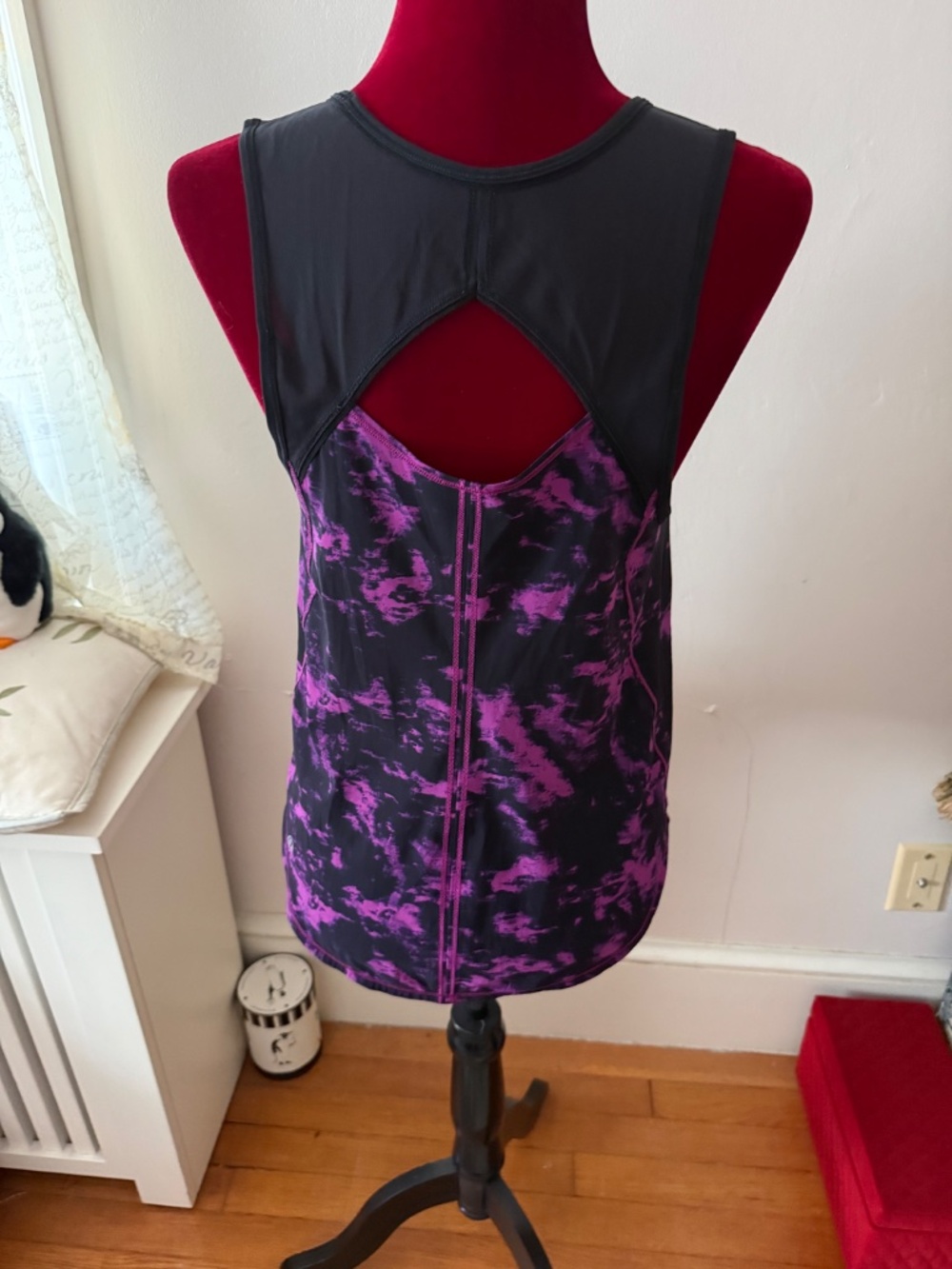 Lululemon Wms Tank Top Black purple pink size Med - Picture 9 of 10